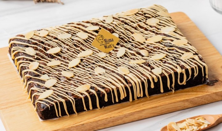 Fudgy Brownie Topping Tiramisu Medium