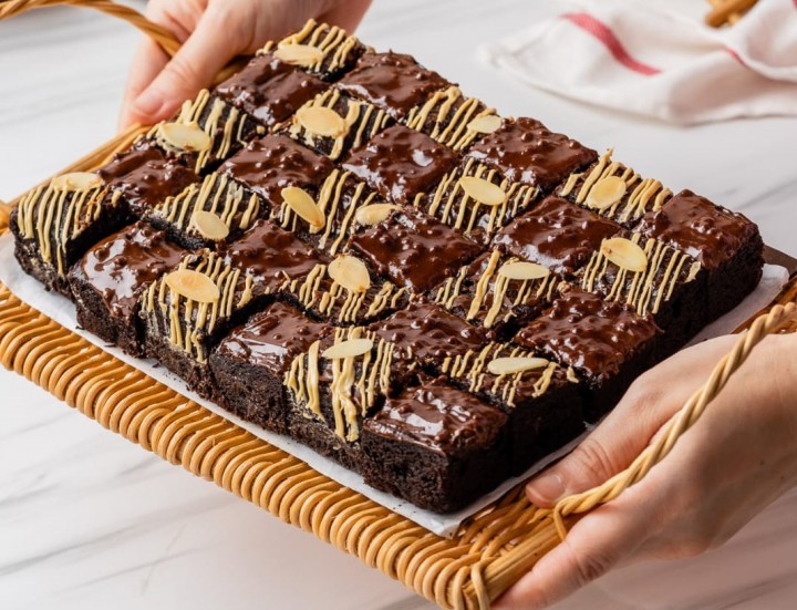 Fudgy Brownie Topping Mix Medium